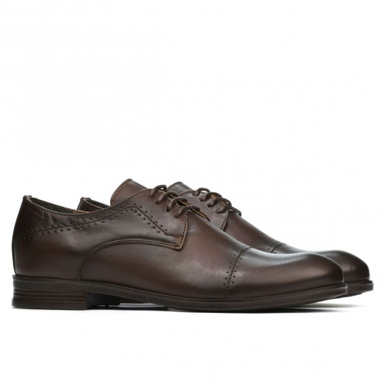Teenagers stylish, elegant shoes 396 a cafe