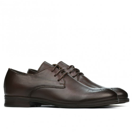Teenagers stylish, elegant shoes 398 a cafe