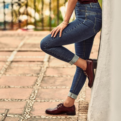 Women casual shoes 6020 patent bordo