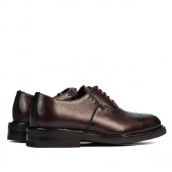 Teenagers stylish, elegant shoes 381 a bordo