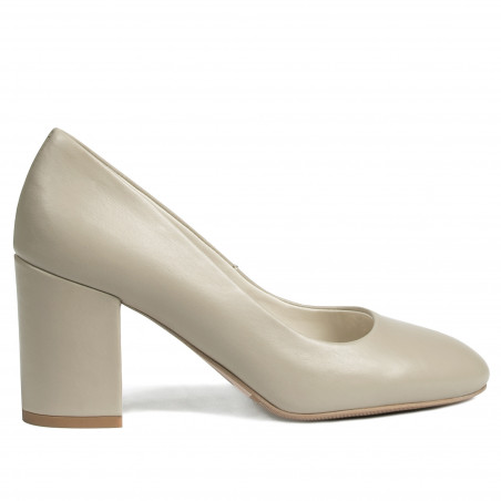 Women stylish, elegant shoes 1305 sand