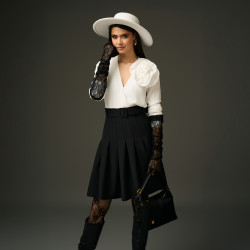Women hand bag 037g suede black lifestyle