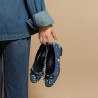 Women dancers 1309 blue jeans lifestyle