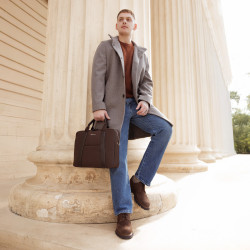 Notebook bag 306g 01 espresso lifestyle