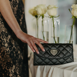 Women shoulder bag 048g 01 biz black lifestyle